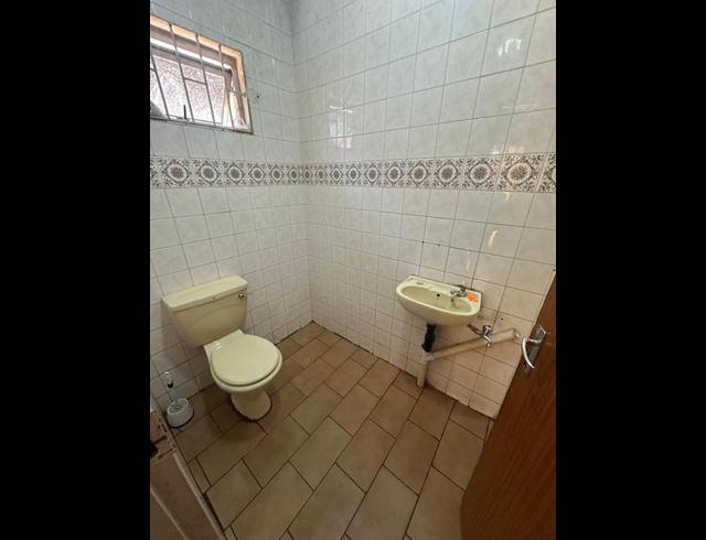 6 BEDROOM HOUSE FOR SALE IN MALVERN